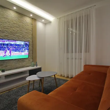 Prime West Apartment *