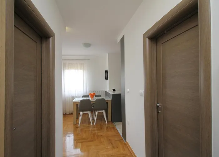 Prime West Διαμέρισμα *